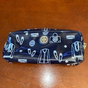 Small cosmetic case